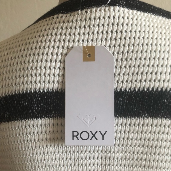 Roxy long sleeves stripes white and black stripes sweater size medium - Picture 5 of 10